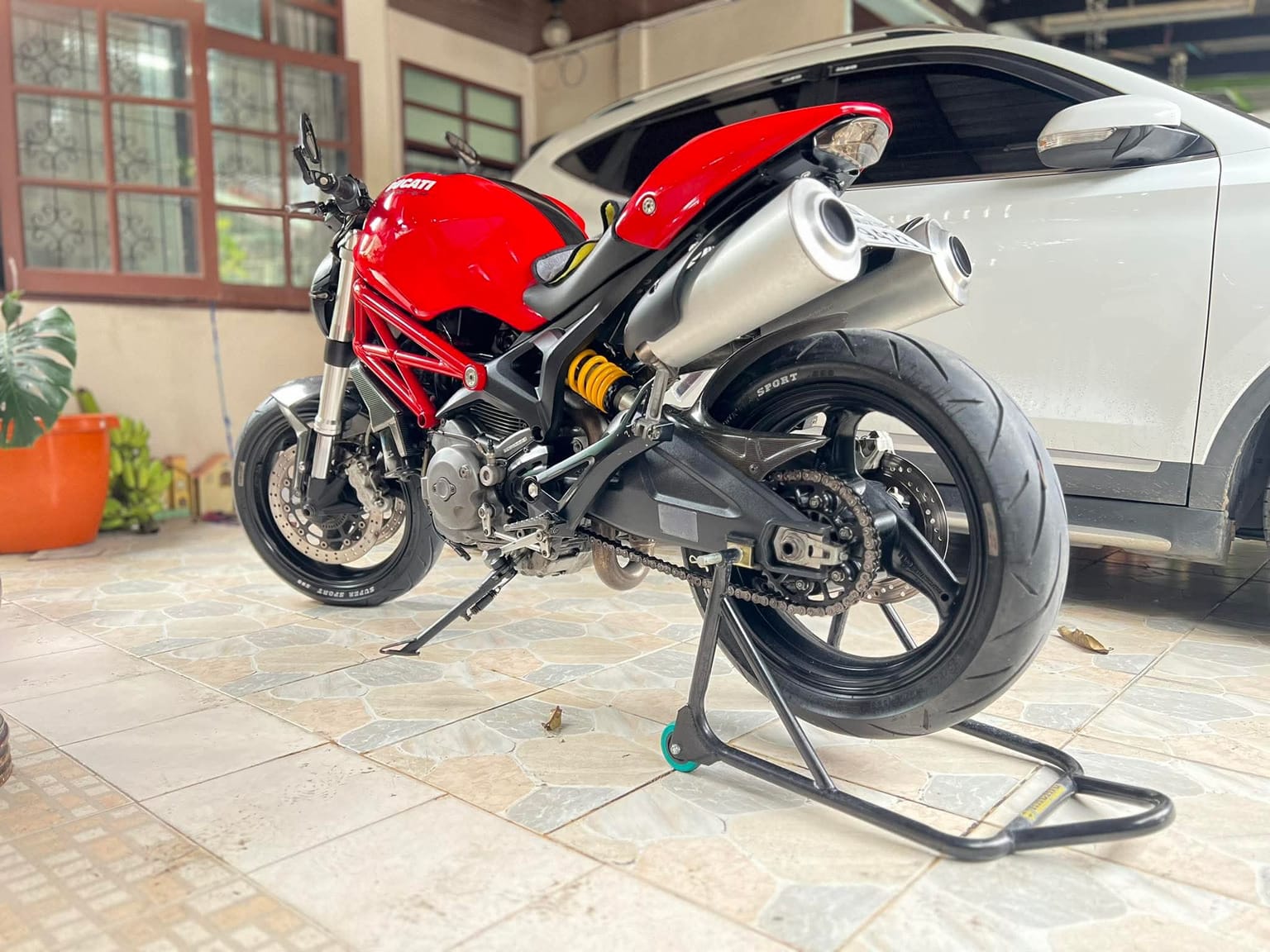 Monster 795